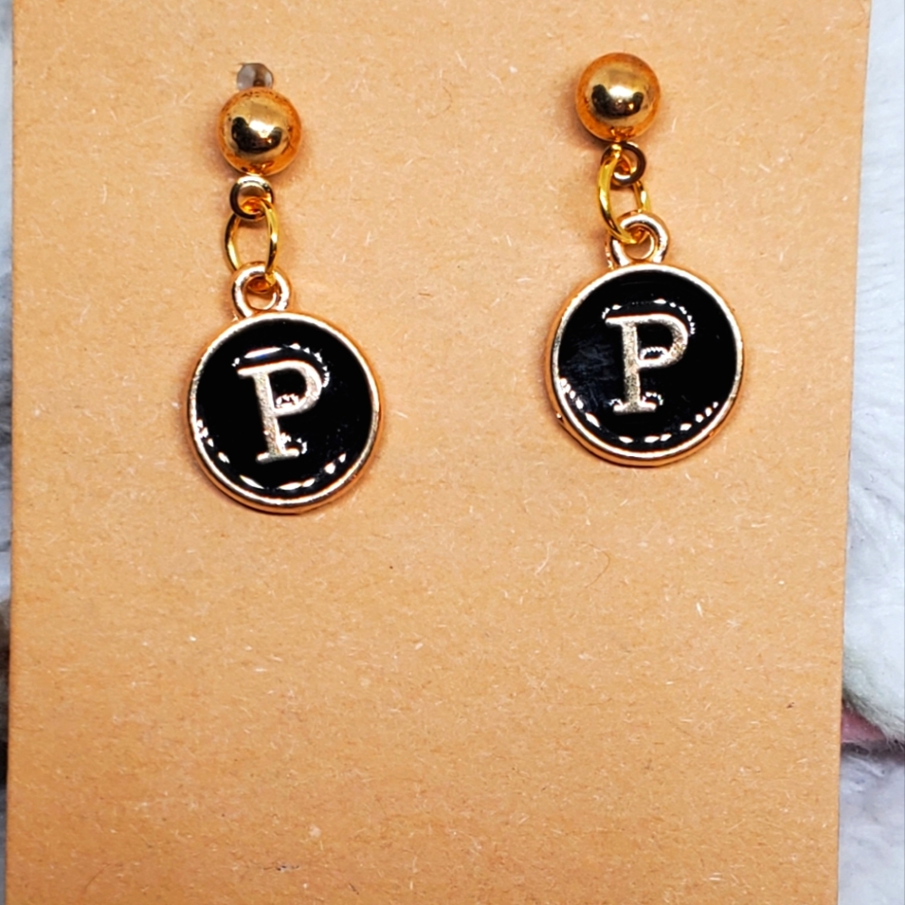7/$10 P Initial Earrings, New